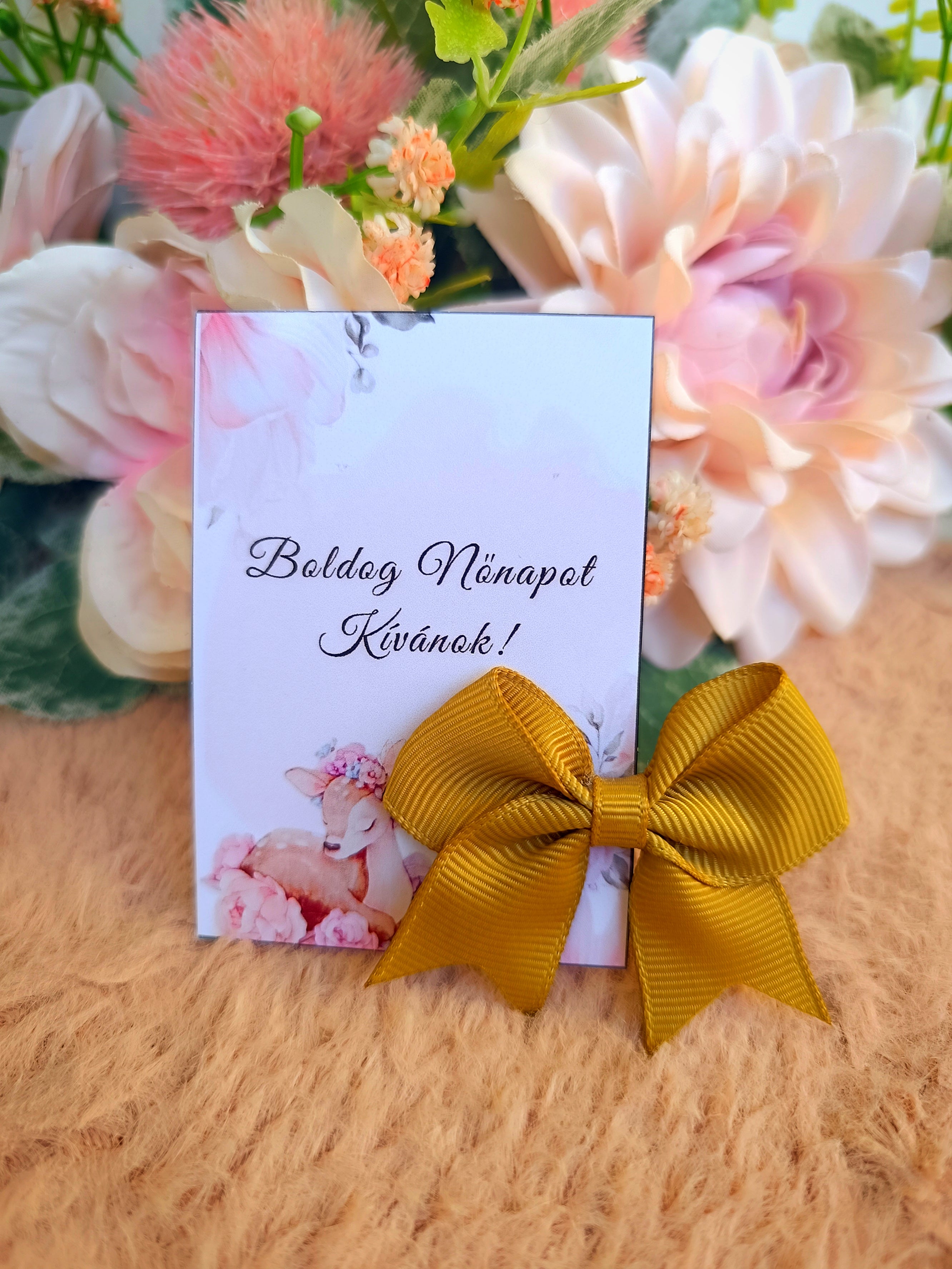 Ajándék masni csatt nőnapi mustársárga